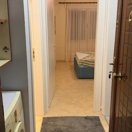 Cozy With Terrace Apartman Durrës